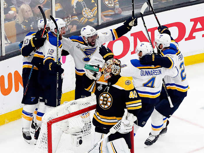 blues-bruins-goal-inline.jpg